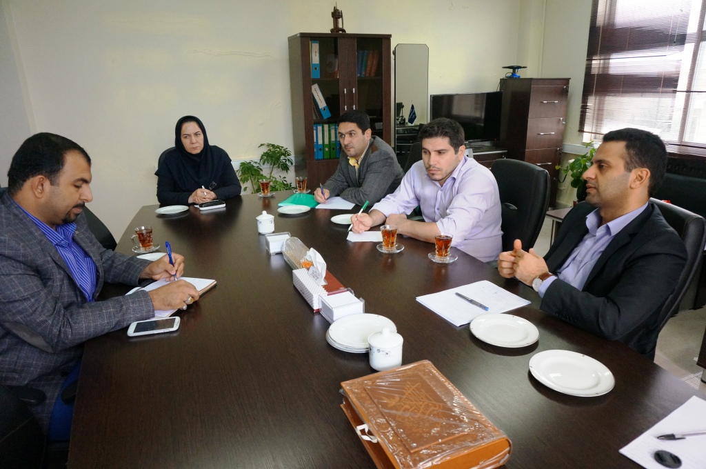 نشست هم اندیشی راه اندازی مرکز شتابدهی