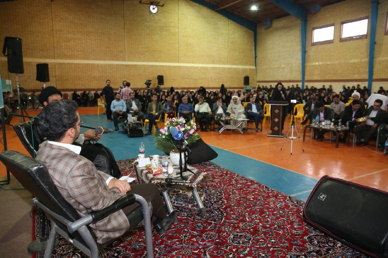 سفر وزیر ارتباطات و فناوری اطلاعات به شهرستان اردستان همزمان با سالروز شهدای هفتم تیر ‌