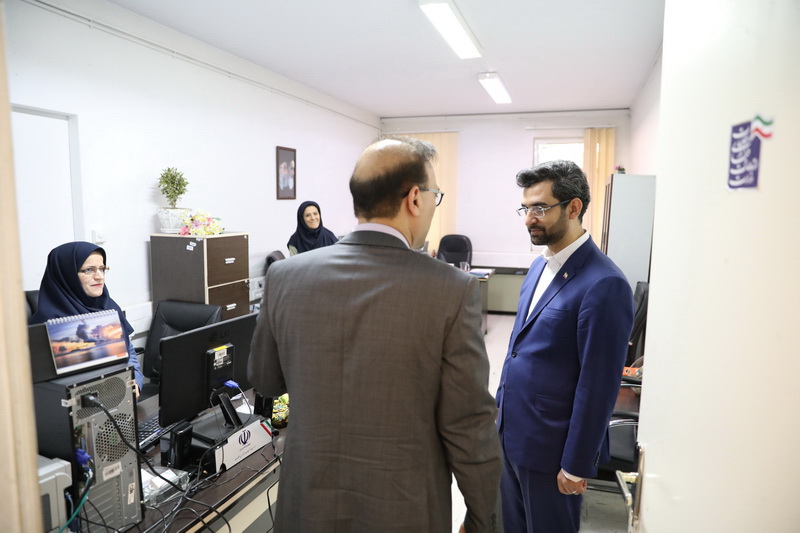 بازدید وزیر ارتباطات از روابط عمومی