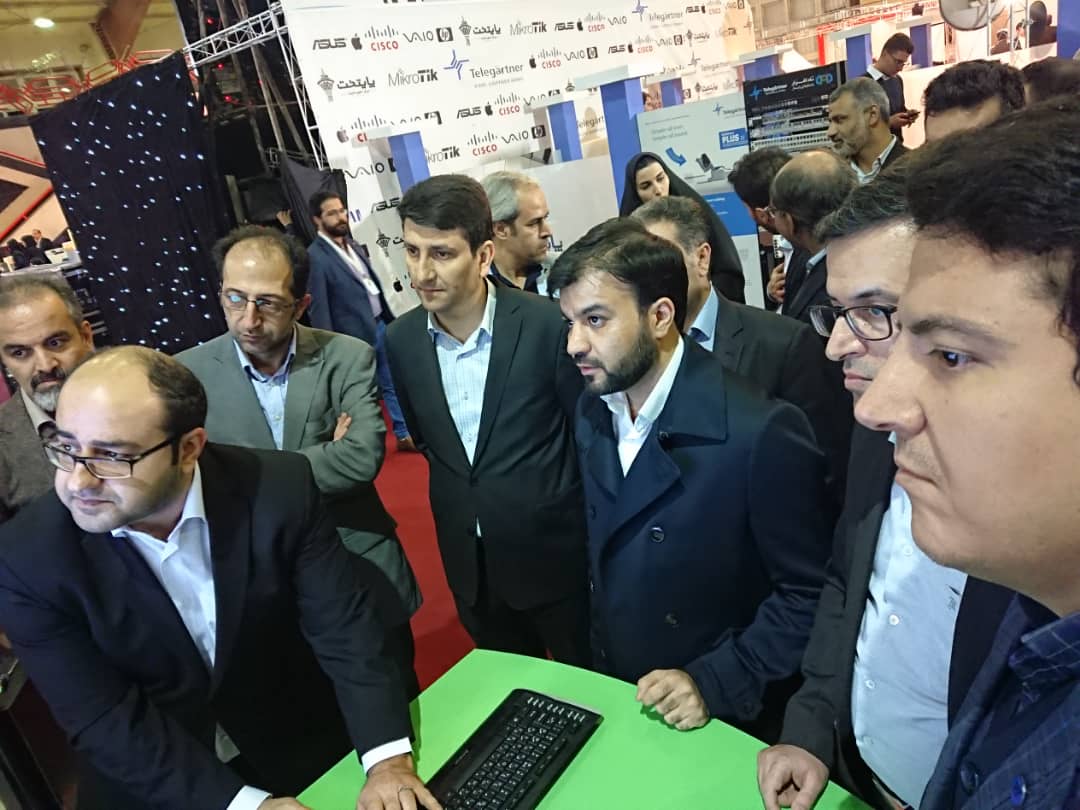 حضور و سخنرانی معاون فناوری و نوآوری در آیین افتتاح نمایشگاه الکامپ قم سال 1398