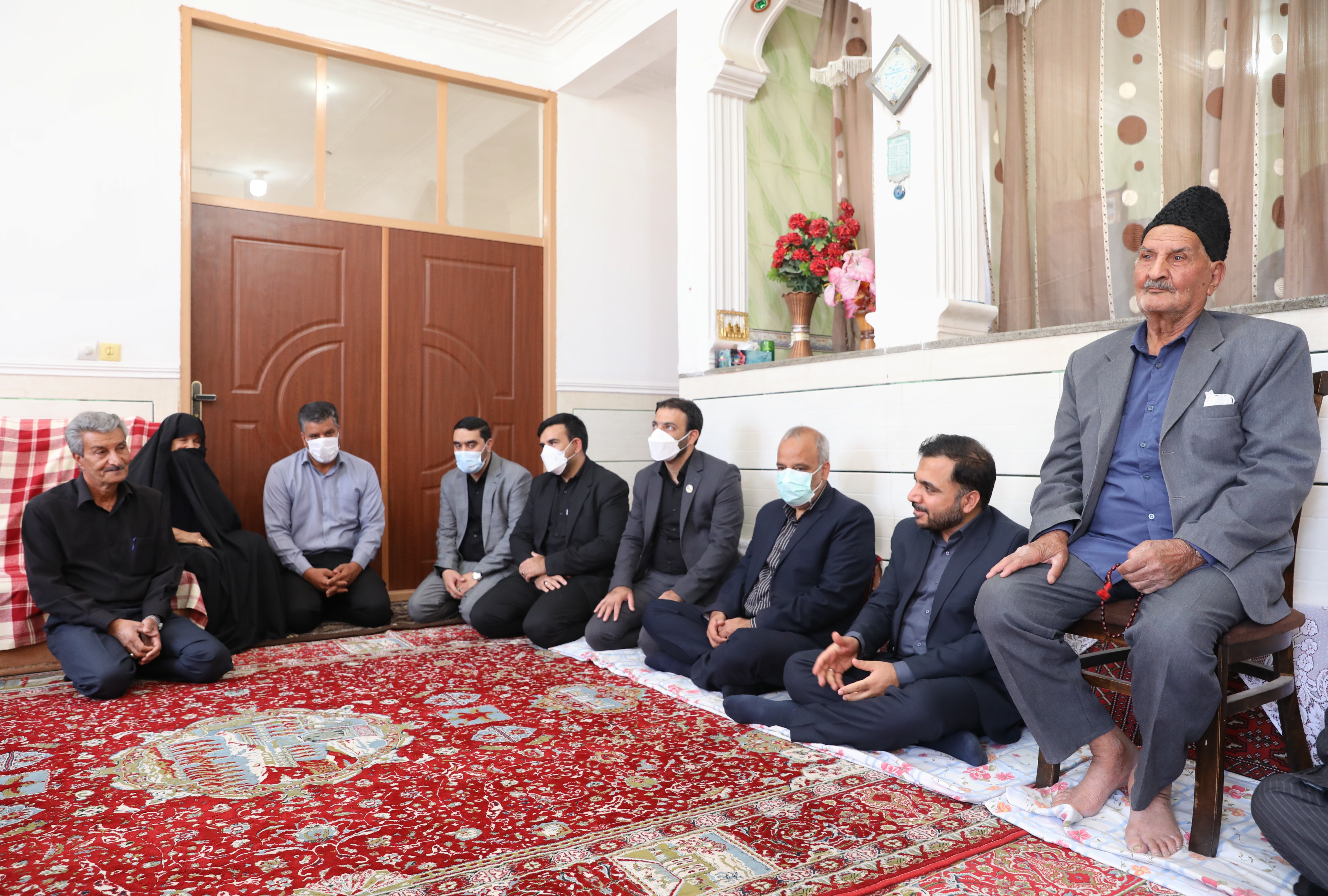 دیدار با خانواده شهید در راور کرمان