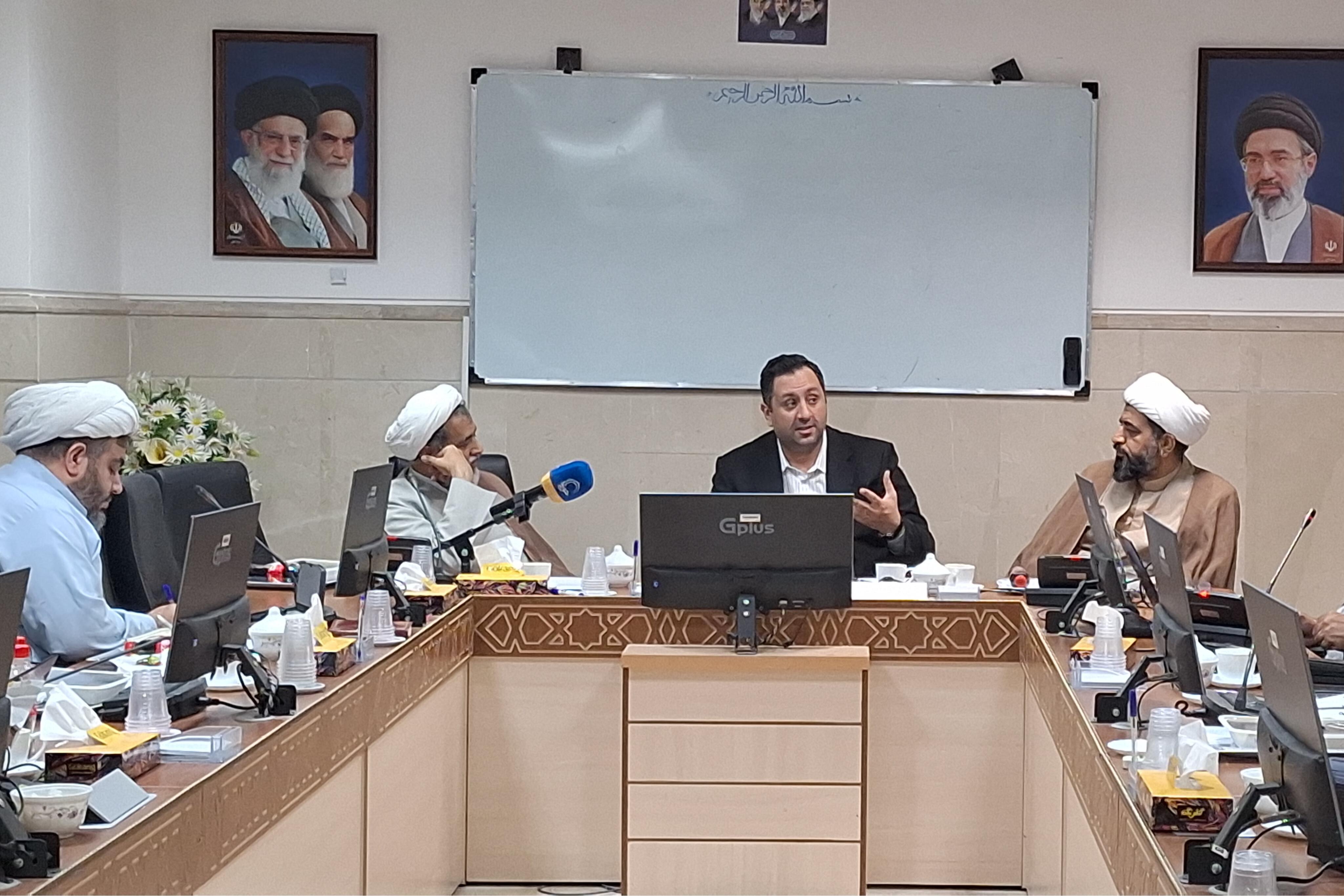 محورهای تفاهم‌نامه همکاری وزارت ارتباطات و مرکز مدیریت حوزه‌های علمیه بررسی شد