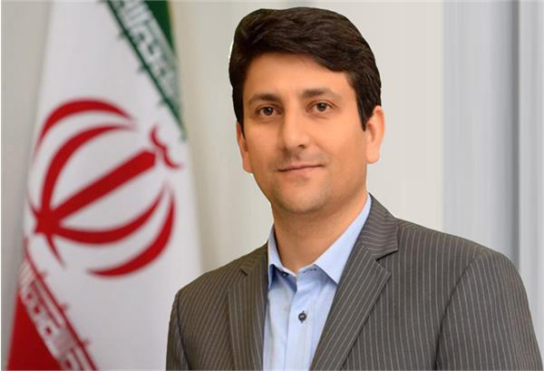 استانداردسازی سامانه‌های آموزشی با همکاری وزارتخانه‌های ارتباطات و علوم / ارائه اینترنت رایگان برای ۹۰ درصد دانشگاهیان
